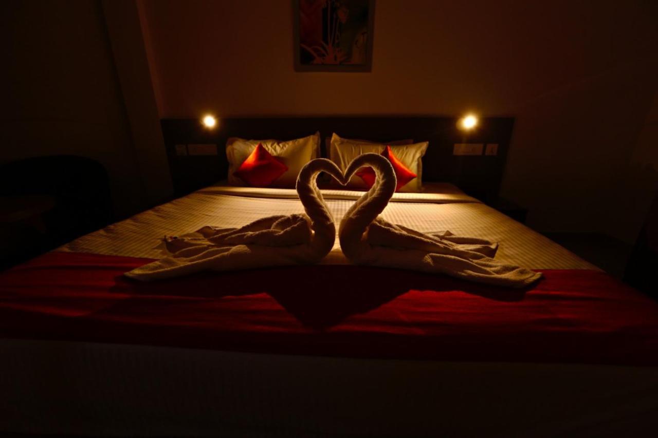 Hotel Nithya Kottayam Buitenkant foto